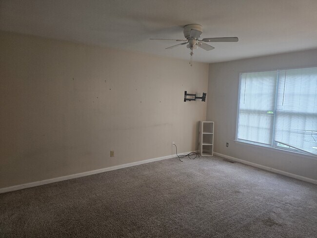 Foto del edificio - 26 Zanella Dr