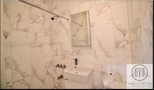 Foto del edificio - 912 Gates Ave