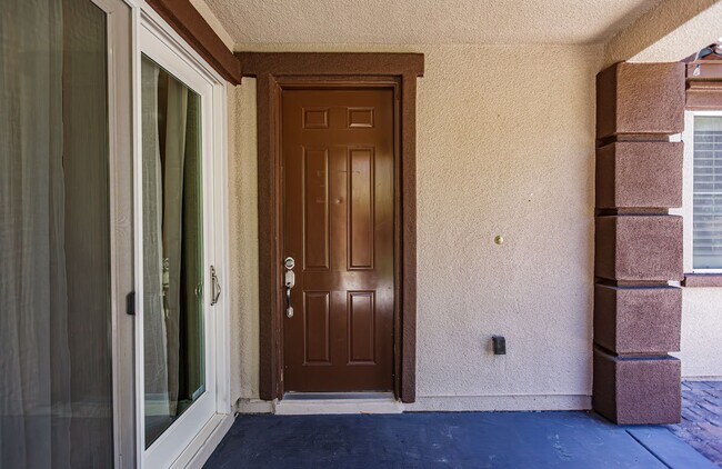 Foto del edificio - Townhome near Downtown Summerlin