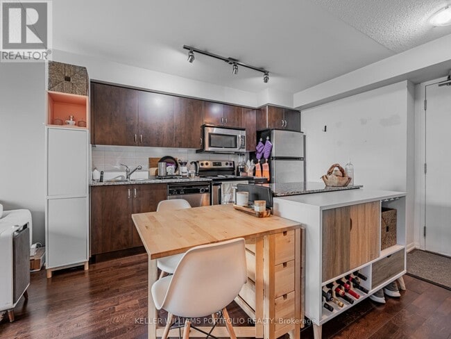 Photo du bâtiment - 215 Fort York Blvd