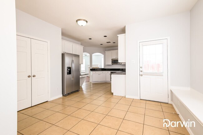 Building Photo - 5014 Remington Dr