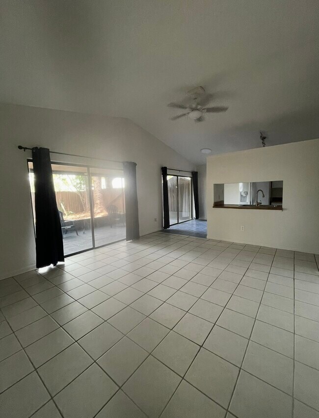 Foto del edificio - 10557 Parkcrest Dr