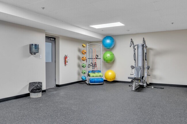 Photo du bâtiment - Frontenac Arms Apartments