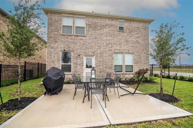 Building Photo - 1001 Caramel Shrs Dr