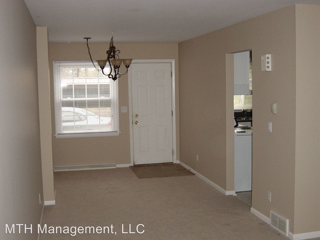 Building Photo - 1741 Chief Okemos Cir