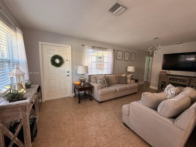 Foto del edificio - 11007 SW 3rd St