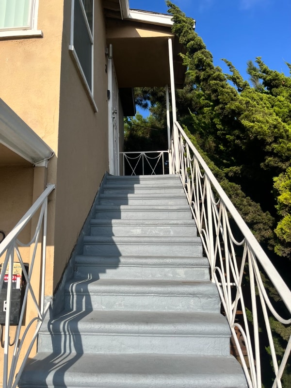 Building Photo - 520 S Inglewood Ave