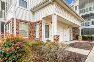 Building Photo - 6520 Lake Park Dr