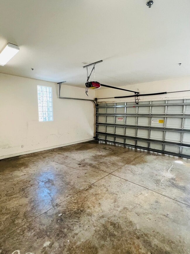 Building Photo - 441 Amador Ln