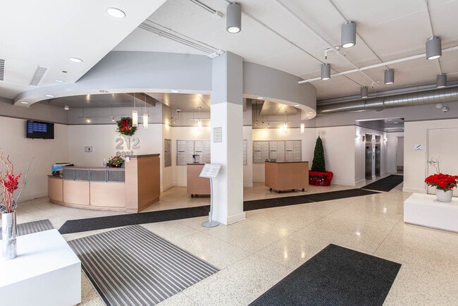 Building Photo - 212 E Cullerton St