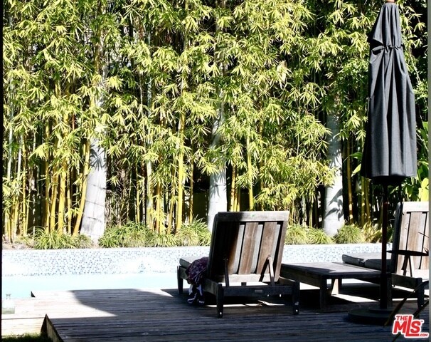 Foto del edificio - 865 N Bundy Dr