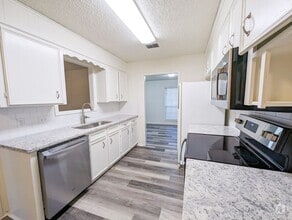 Building Photo - 130 Elmview Ln