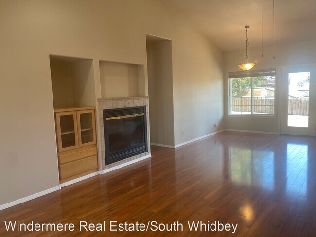 Building Photo - 3 br, 2 bath House - 6463 Central Ave. - 6...