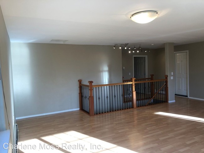 Building Photo - 1900 N Monte Vista Dr