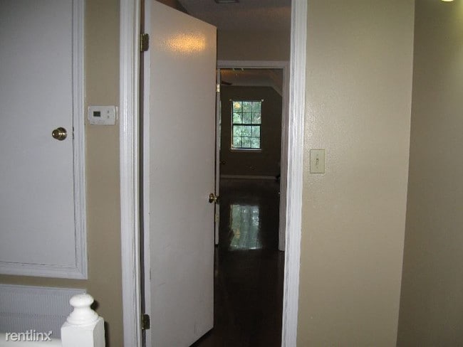 Building Photo - 4 br, 3 bath House - 300 Kensington Drive
