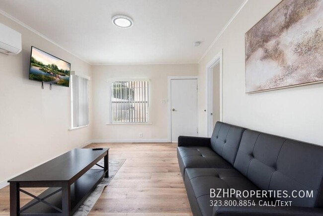 Building Photo - Newly Renovated 1Bed 1Bath Minutes from USC.