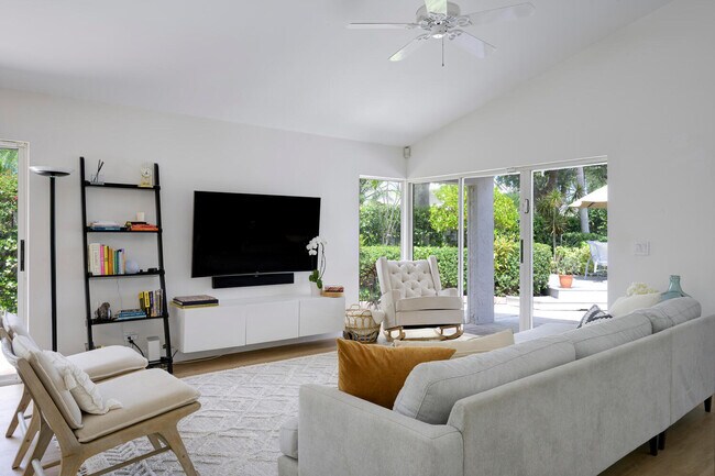 Foto del edificio - 32 Admirals Ct