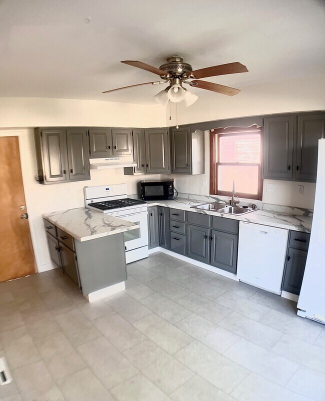 Foto del edificio - 6 Riverview Ln