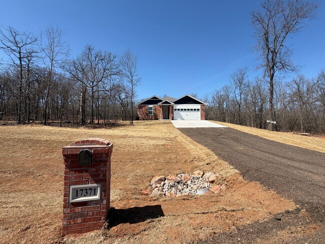 Foto del edificio - New Construction 4 Bedroom, 2 Bathroom on a 1.81 Acre Wooded Lot!