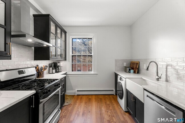 Foto del edificio - 492 Whitney Ave