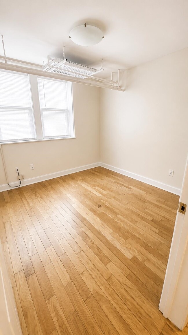 Building Photo - 149 Bentley Ave