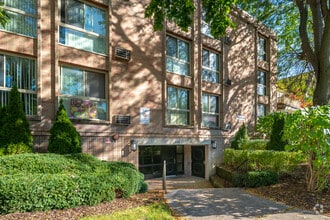 Building Photo - Oakland Properties
