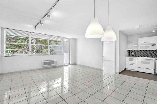 Foto del edificio - 5313 Collins Ave