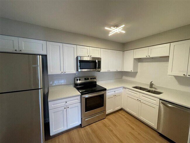 Foto del edificio - 511 Duchess Ct