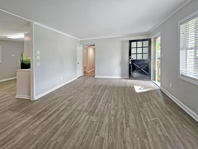 Foto del edificio - Updated 3-Bedroom Brick Ranch in Jonesboro with Fenced Yard & Prime Location