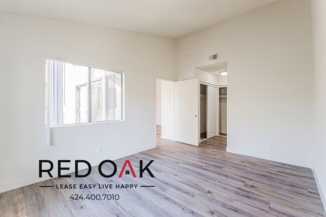 Foto del edificio - 2680 E Highland Ave