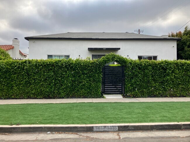Foto del edificio - 1415 Stearns Dr
