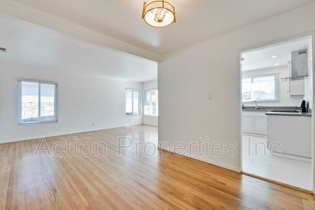 Foto del edificio - 1223 Camellia Dr
