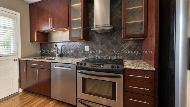 Foto del edificio - 4203 Clark Ave