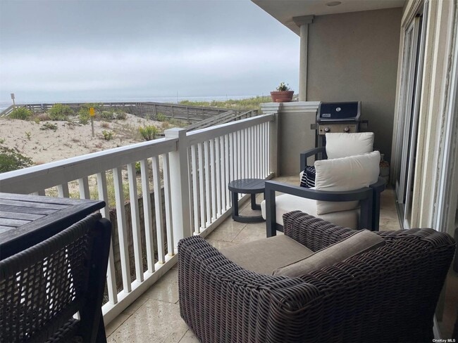 Foto del edificio - 1051 Oceanfront St