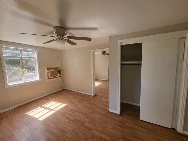 Foto del edificio - 732 Richardson St