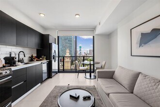 Building Photo - 398 NE 5th St