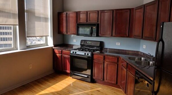 Foto del edificio - 2107 Grand Blvd