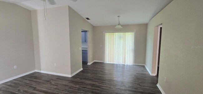 Foto del edificio - 5498 Montego Ln