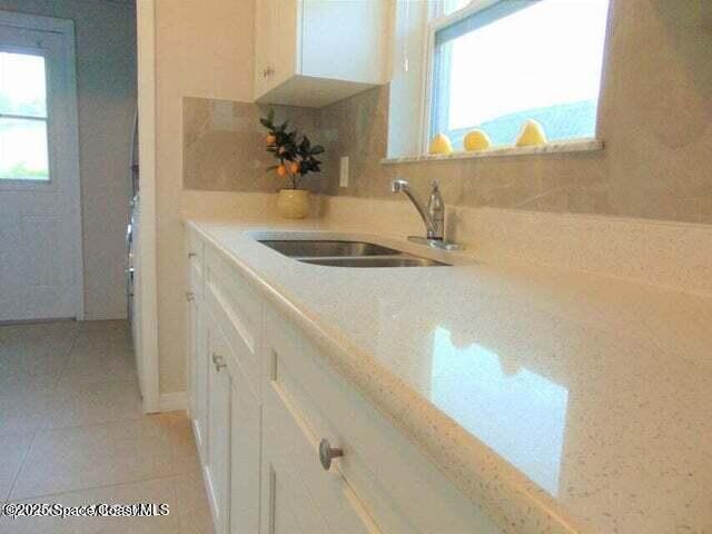 Building Photo - 2417 Delaware Dr