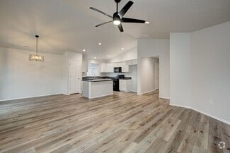 Building Photo - 12870 Cyn Fls St