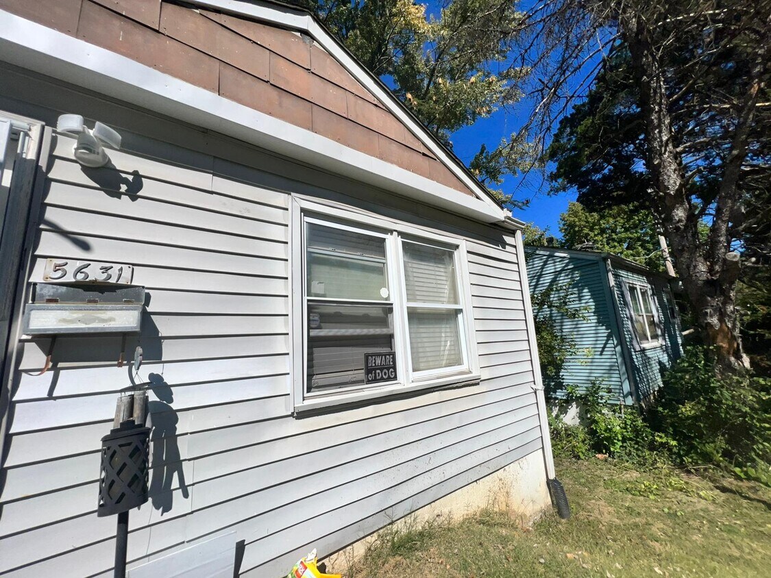 5631 Sapphire Ave, Jennings, MO 63136 House for Rent in Jennings, MO