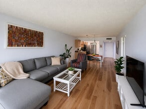 Building Photo - 3001 S Course Dr