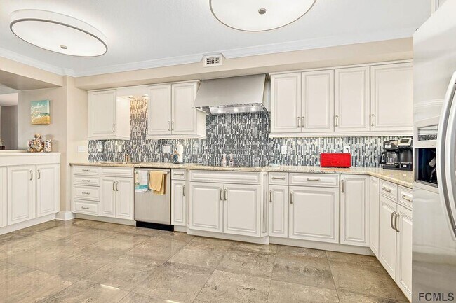 Foto del edificio - 3390 Ocean Shore Blvd