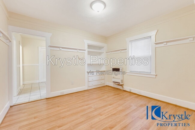 Building Photo - 1117 Sutter St