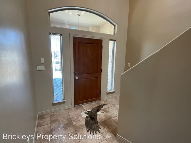 Building Photo - 4 br, 3.5 bath House - 11208 Amman Avenue NE