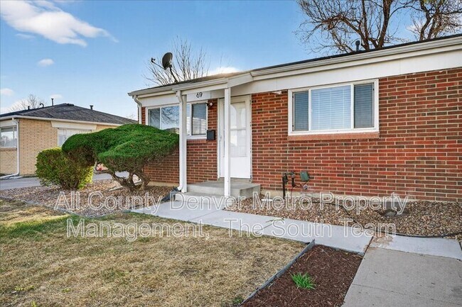 Building Photo - 69 Del Mar Cir