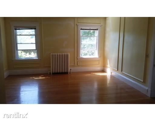 Building Photo - 302 Tappan St