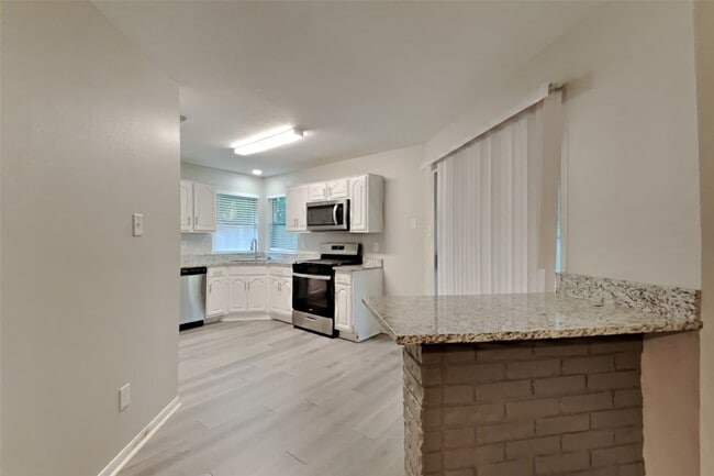 Building Photo - 22303 Mosswillow Ln