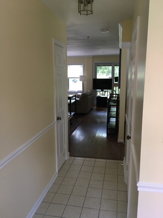 Foto del edificio - 657 N Tazewell St
