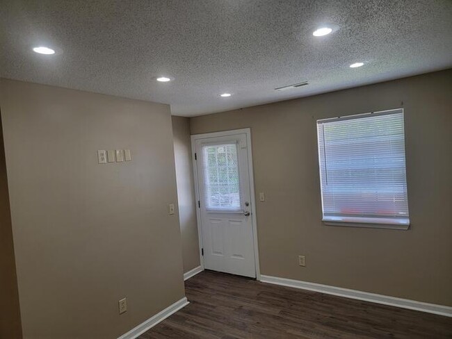 Foto del edificio - 1063 Fairfield St